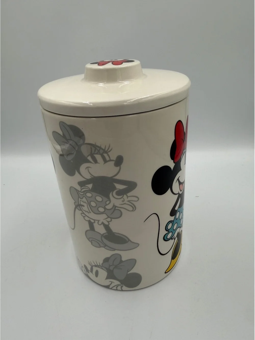 Discontinued collectible Disney Minnie Mouse Ceramic Storage Jar Lid promotional